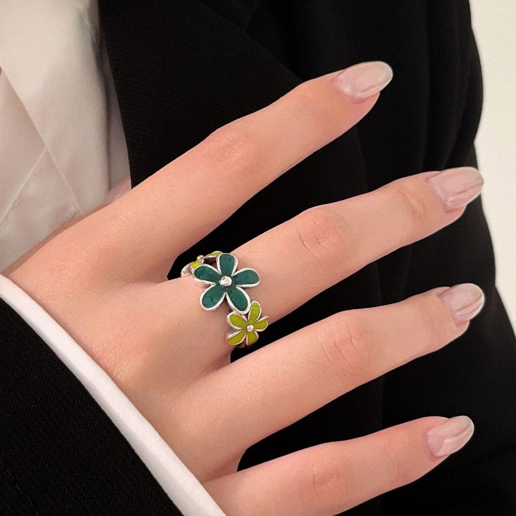 Yinruitai S925 Sterling Silver Floral Drip Oil Ring: Women's Simple Retro Fashion with Push-Pull Design.