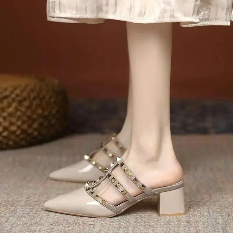 Ladies Fashion Slippers Hollow Willow Nail Versatile Comfortable Single Shoes for Women Middle Follow Anti-slip One Kick Shoes