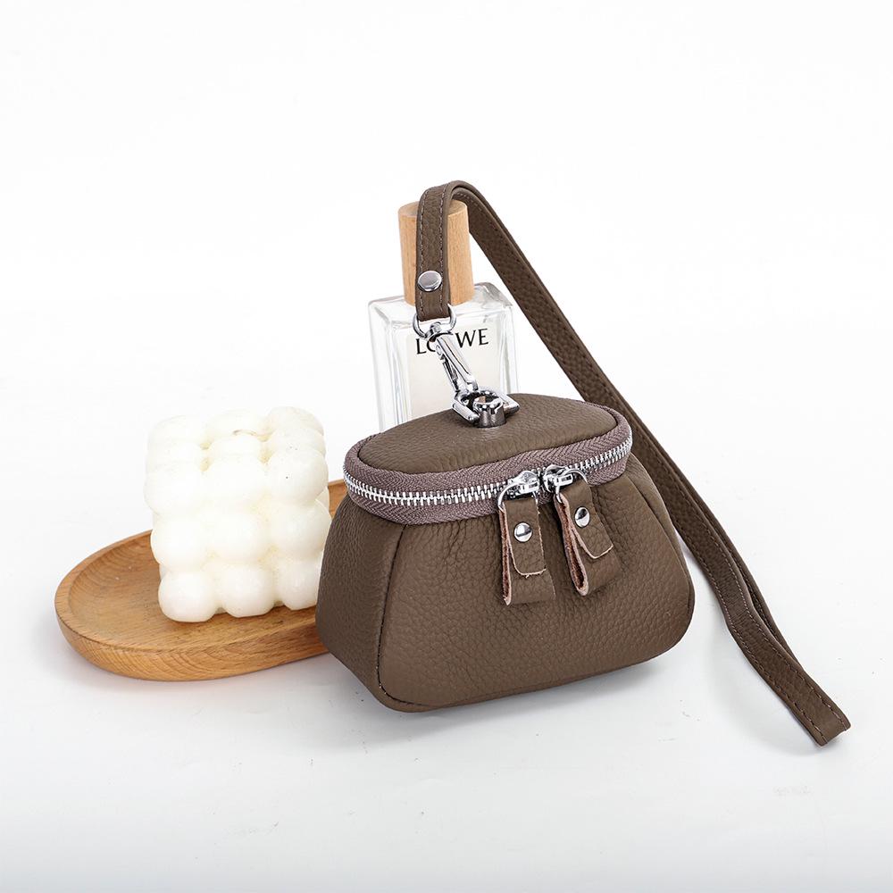 Compact Top-Grain Cowhide Coin Purse: Stylish Necklace Pouch for Lipstick, Makeup, or Earphones