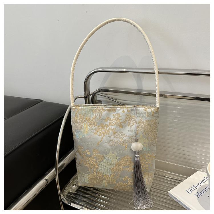 Fashionable Chinese Embroidery Shoulder Bag New Chinese Style Floral Tote Bag Hanfu Bucket Handbag Trendy Designer Travel Wallet