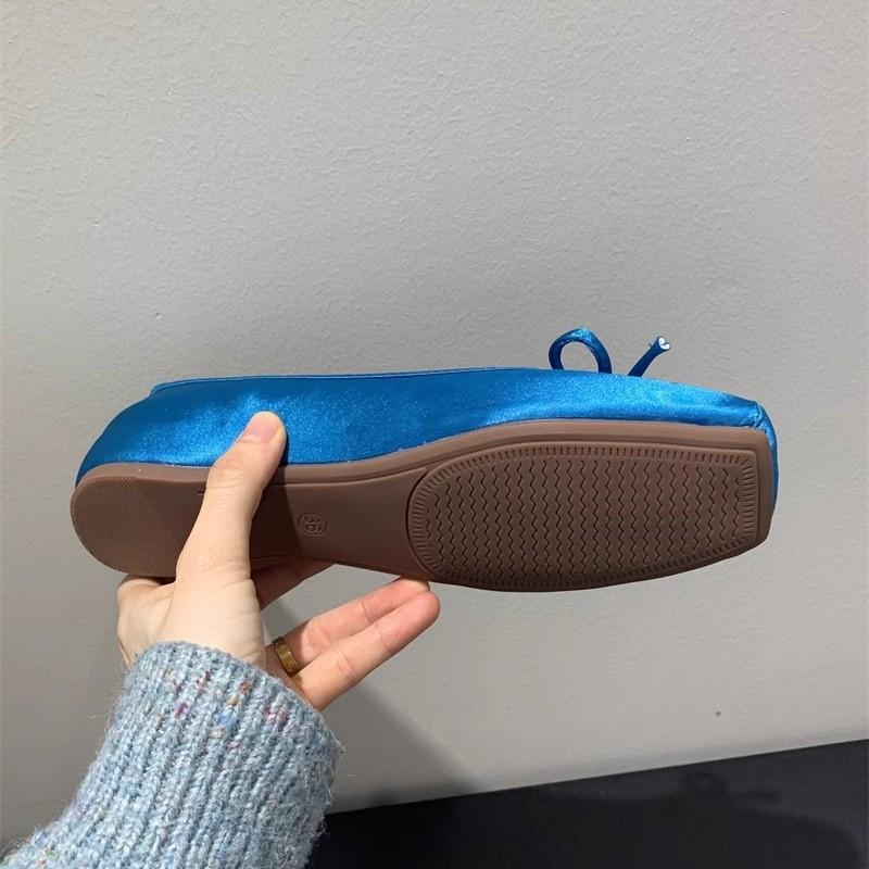 Sanfter Abendwind Tanzschuhe Neujahr süße Schleife blauer quadratischer Kopf flache Öffnung innere Absatzhöhe erhöhend Abendwind Damenschuhe
