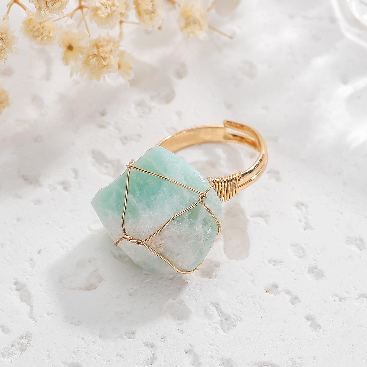 Регулируемое богемное кольцо из натурального камня с неровной обмоткой проволокой