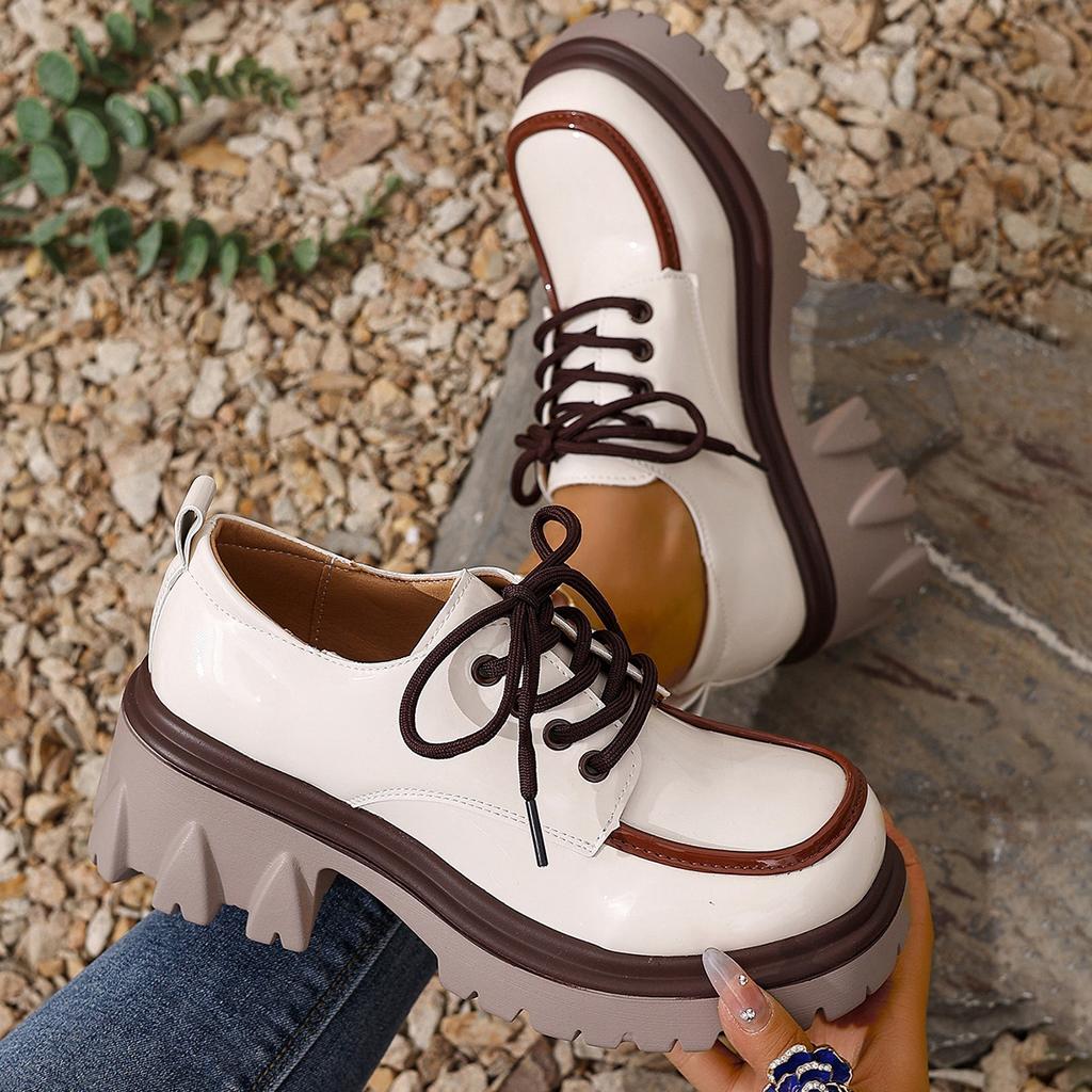 Große Größe Lackleder mit dicker Sohle kleine Lederschuhe Damen runde Zehenpartie Schnürung Farbabstimmung dicker Absatz Retro erhöhende Slipper