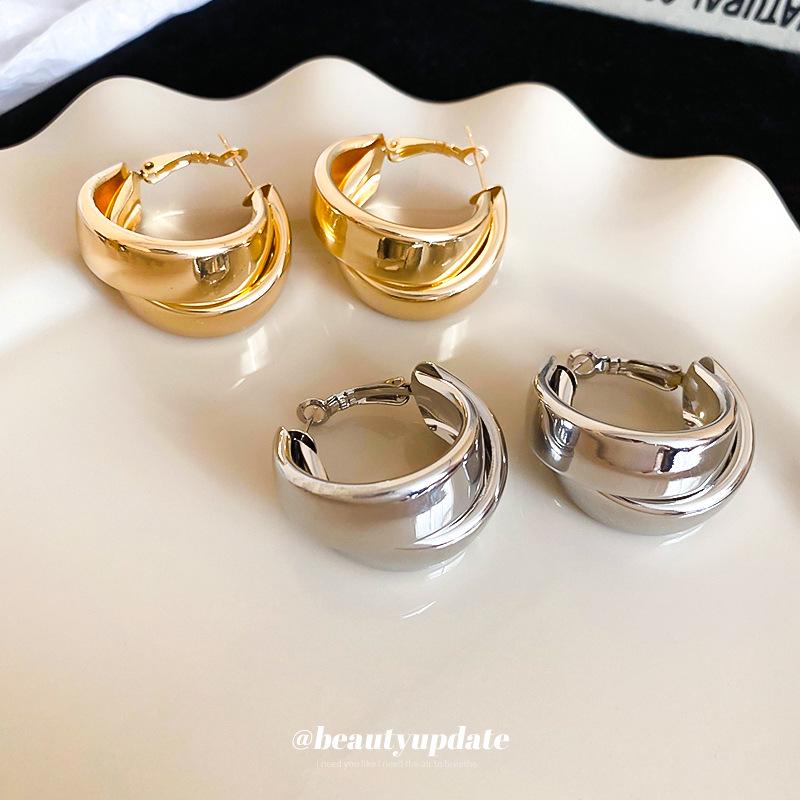 Double-Layer Criss-Cross Metal Hoop Earrings: Fashionable European & American Design with a Simple, Elegant Style.