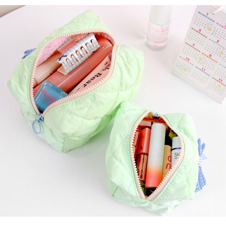Compact Waterproof Makeup Bag - Stylish Coin & Earphone Pouch for Women