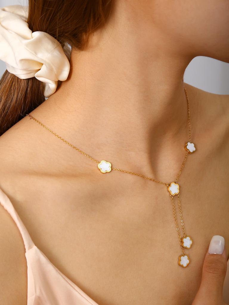 Koreanskt mode temperament litet fräscht rostfritt stål 18K guldpläterat zirkonmor femklöver blomma halsband kvinna