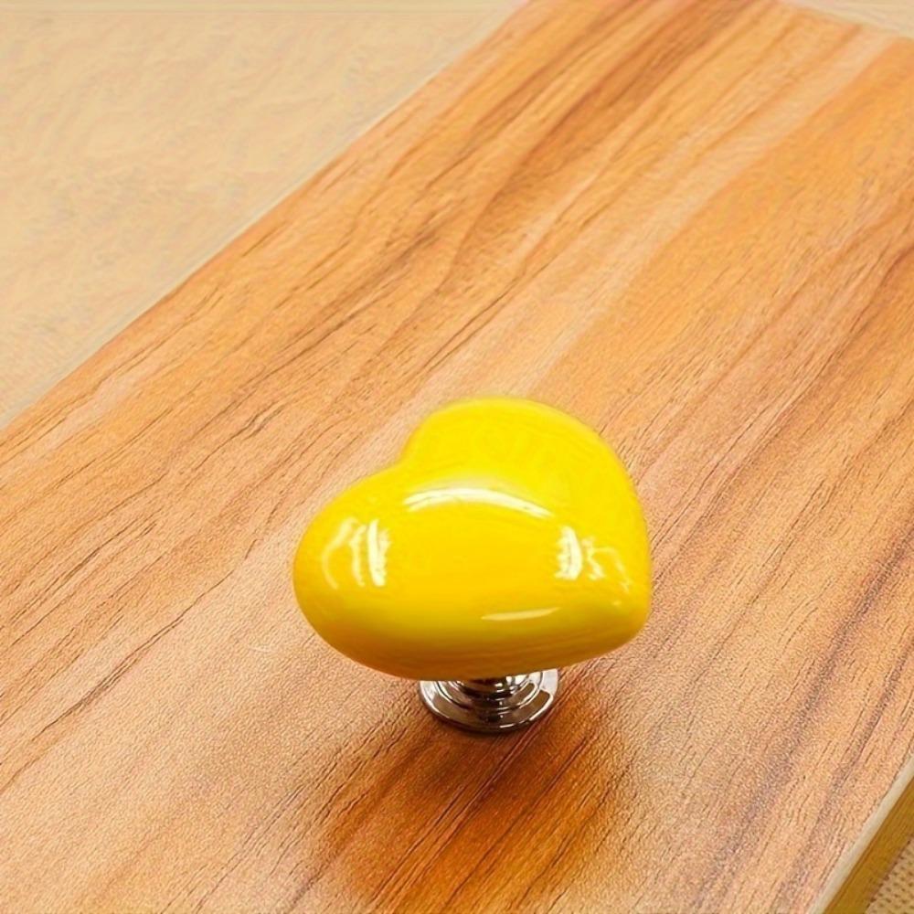 

1 шт. Красочные кнопки смыва унитаза в форме сердца - стильный дизайн с любовью, легко нажимать на бак для воды для переключателя для ванной комнаты жёлтый