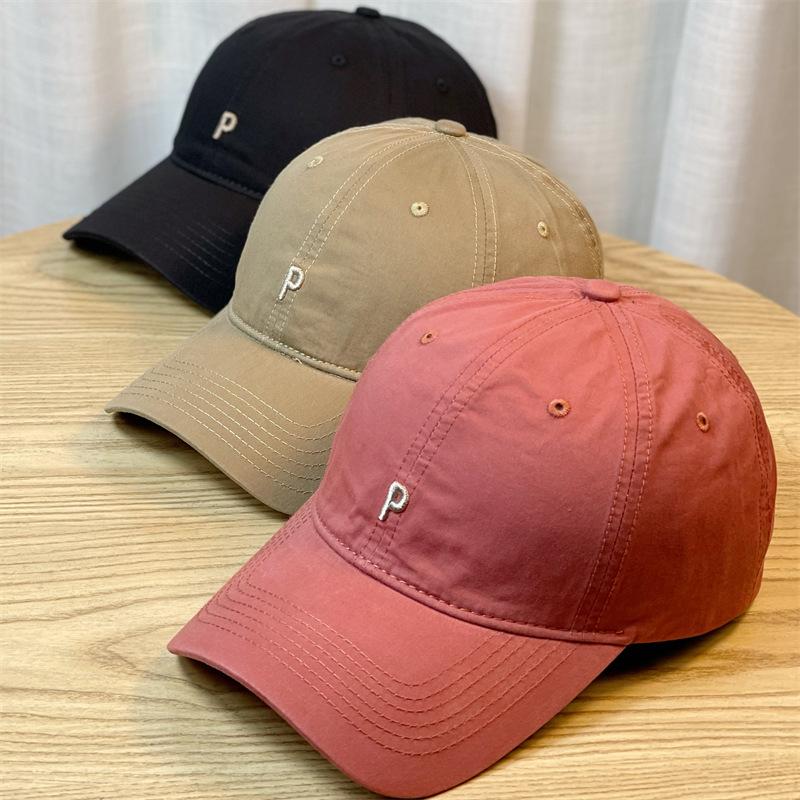 New style hats for men and women with small letters for spring and summer P Soft-top baseball cap with wide brim for large head sizes, casual cap for