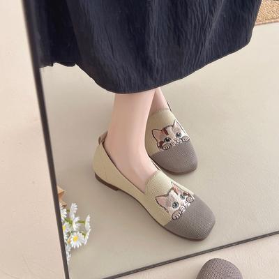 Lente en zomer nieuwe dames één-pedaal 2025 casual moeder schoenen ronde neus platte zool enkele schoenen Guochao geborduurde Doudou schoenen