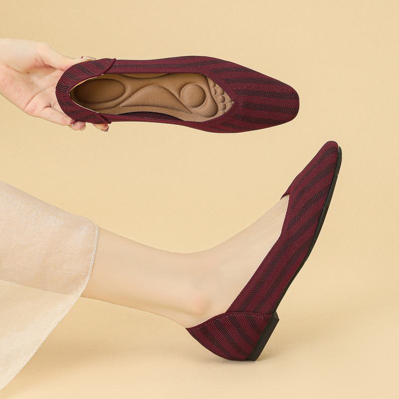 

Square head shallow mouth knitted flat shoes soft sole flying woven egg roll shoes large size work single shoes women 34 чорний