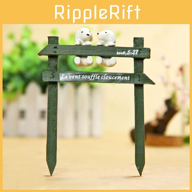 Creative Fence White Dog Scene Mini Model Ornament For Garden Decor And Business Promotions