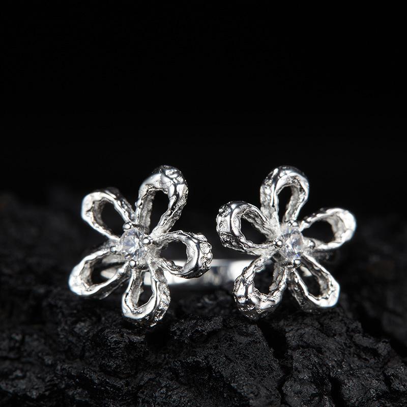 S925 Sterling Silver Zircon Colored Treasure Collarbone Chain Fashionable And Sweet Hollow Small Flower Pendant Necklace Women