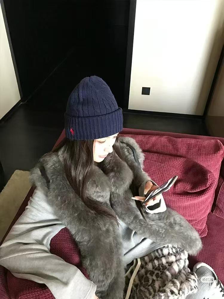 Zimní klasická copánková šála a čepice ze směsi vlny s výšivkou poníka pro páry