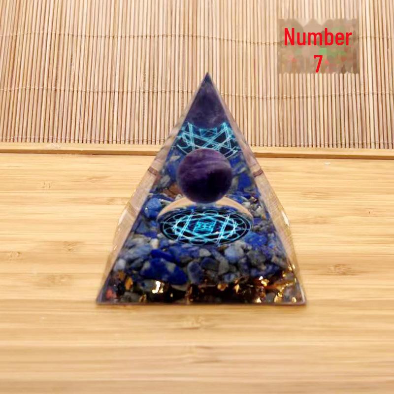 Ornamente creative din cristal: Pietre energetice, piramide și multe altele