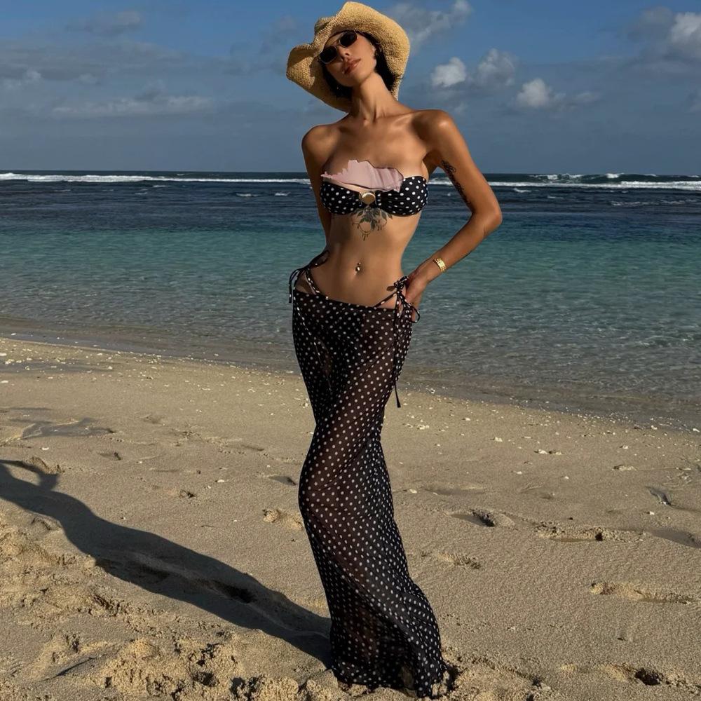 Европейский и американский трехсекционный бикини-комплект в горошек на шнуровке 2026 года для пляжа и отпуска. Small