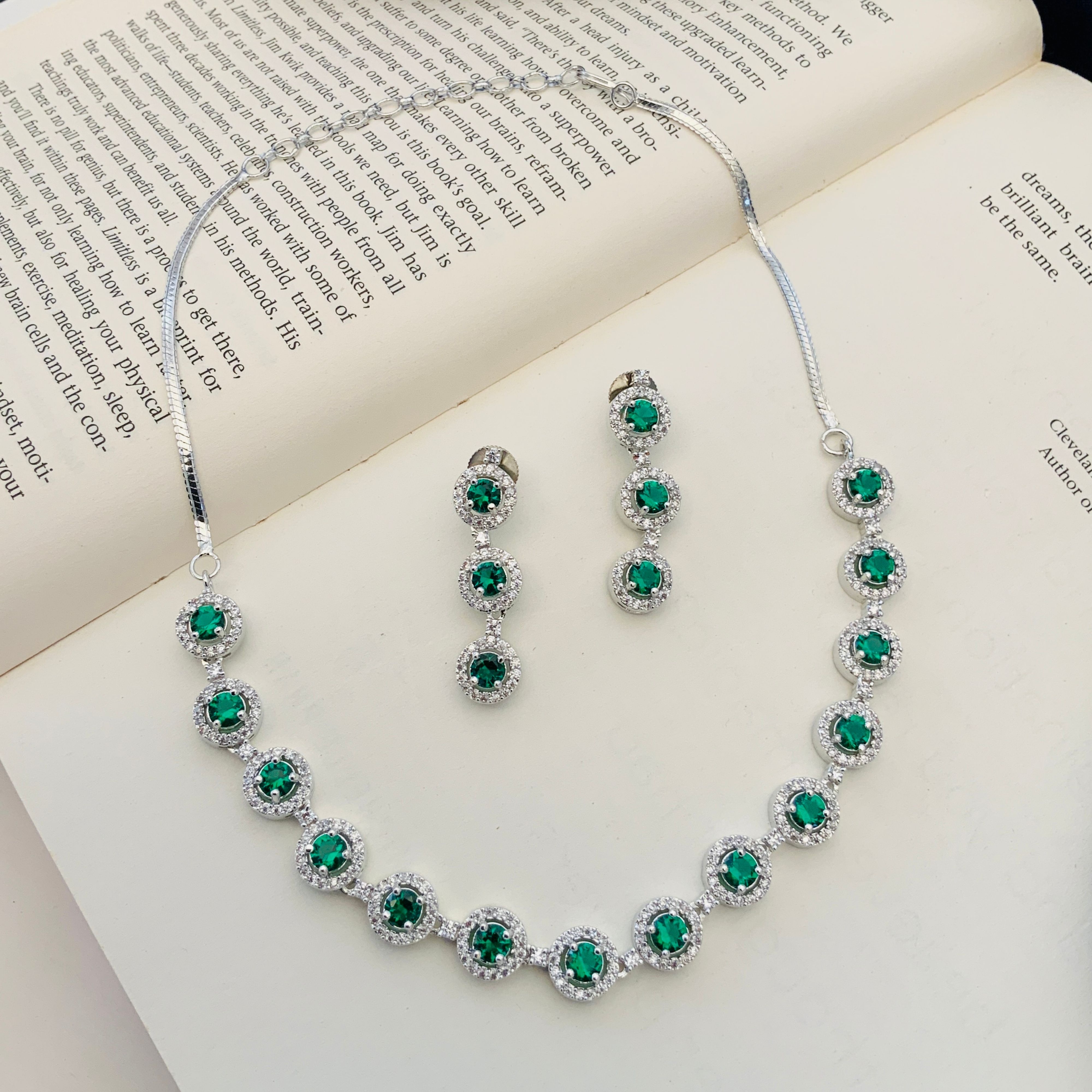 

Посеребренные бриллиантовые круглые колье комплект бриллиантовых колье комплект для женщин белый