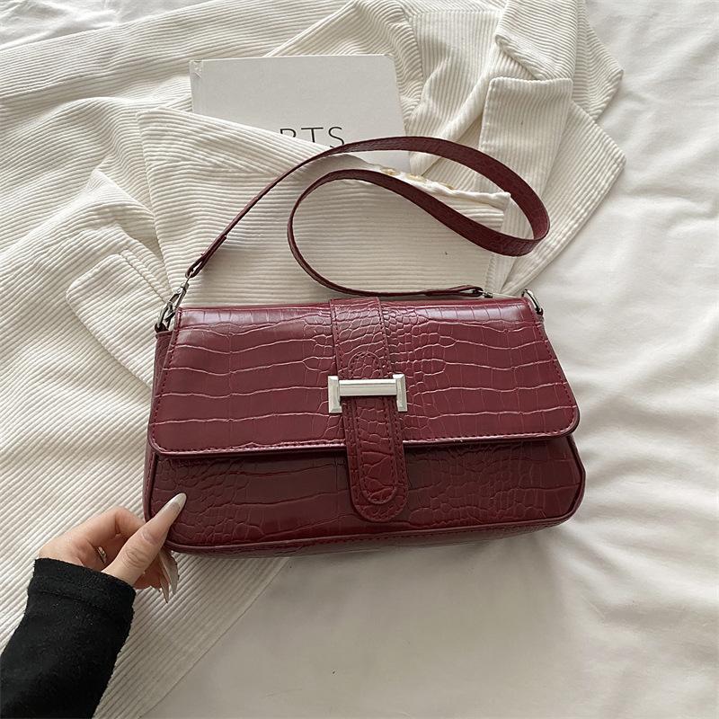 Crossbody Handbag with A Small Square Shape, Stylish and Casual, Single Shoulder Bag