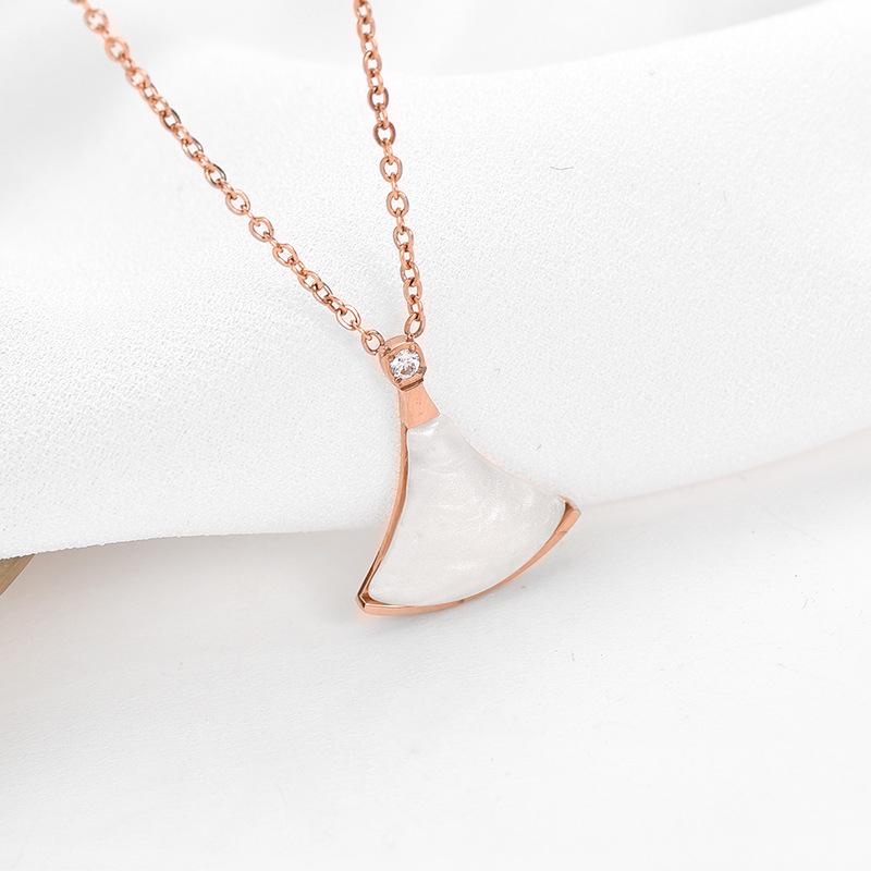 18k Rose Gold Fan-shaped Simple Necklace for Women