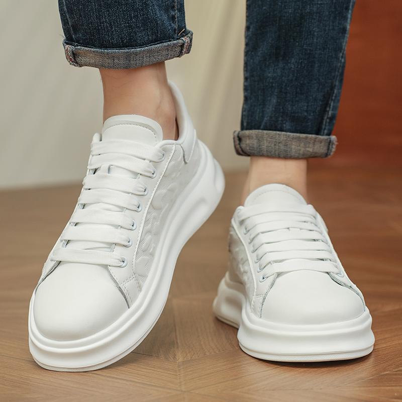 Mode Sportliche Board-Schuhe Dicke Sohle Komfort und hochwertiger Stil Freizeit Outdoor Street Junge, gutaussehende Alltagsschuhe Neu weiß
