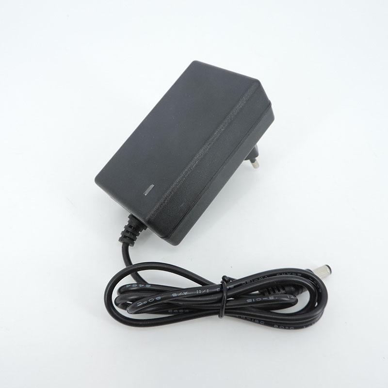 AC DC 12.6V 1A 2A charger 12 V Volt Power wall Adapter 5.5*2.5MM 12.6 V 2 A For 18650 lithium battery Pack EU US UK AU Plug W28