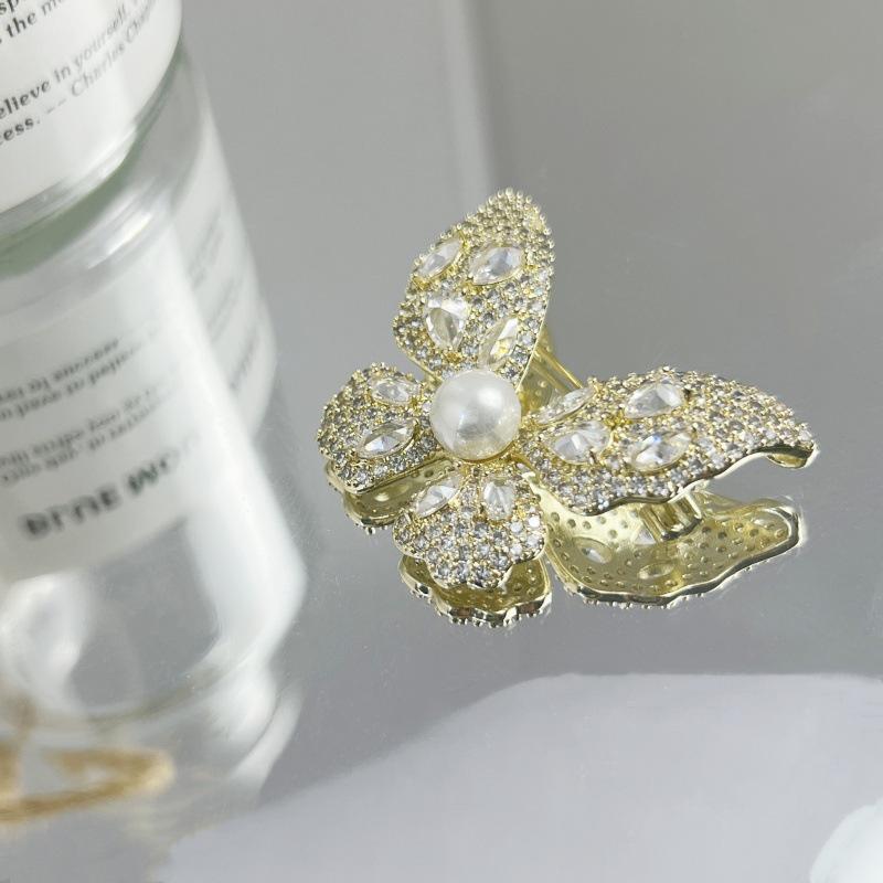Elegant French Zircon Butterfly Brooch - Ultra-Sparkling & Versatile Fashion Pin