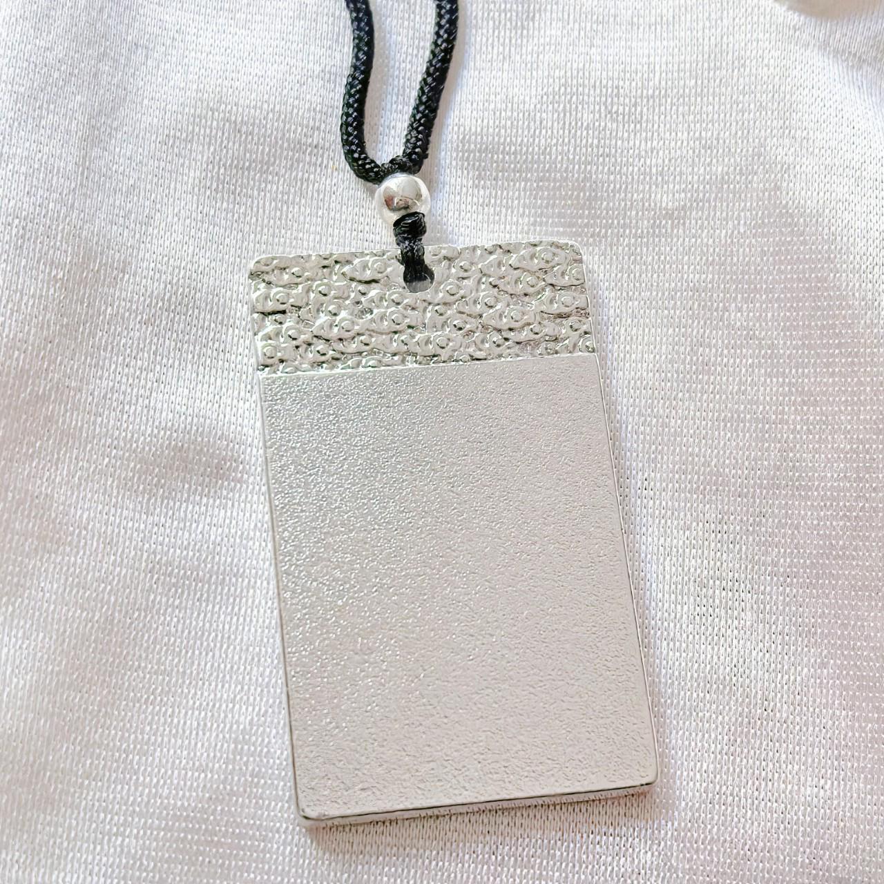 Silver-Plated Auspicious Cloud Peace Pendant – Trendy Couple Style Square Charm