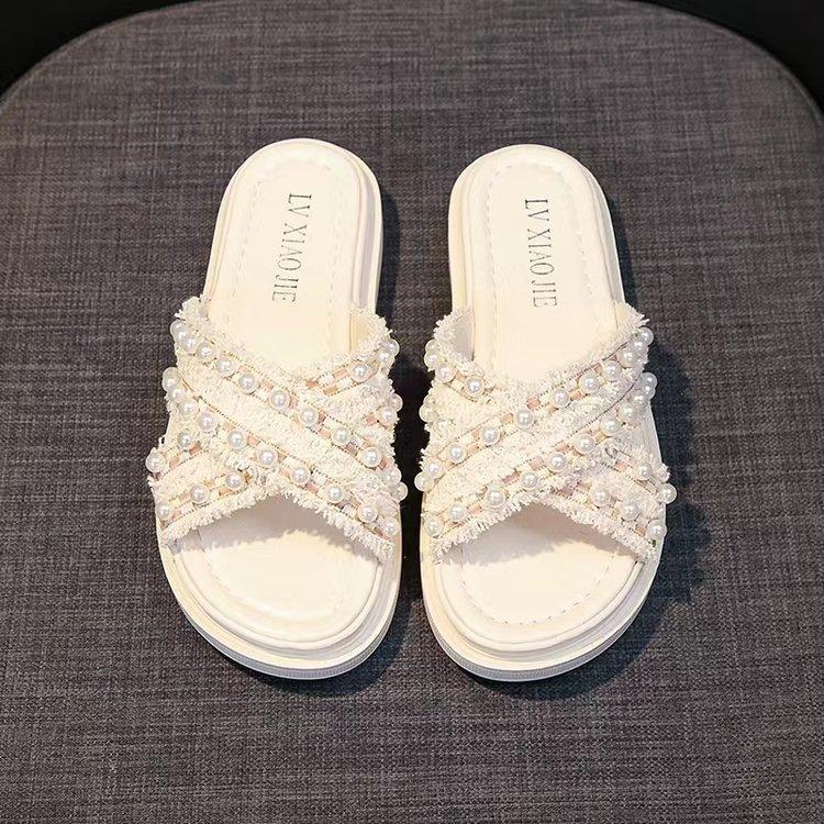 

2025 new fairy small fragrant wind pearl slippers female summer wear thick bottom non-slip cross word drag beach sandals 40