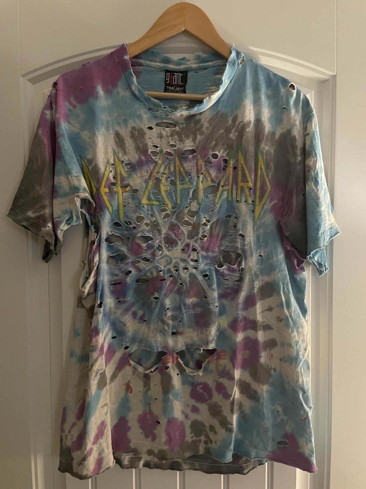 Vintage thrashed and worn Def Leppard T Shirt Size L Thrashed And Faded Unisex T-Shirt S