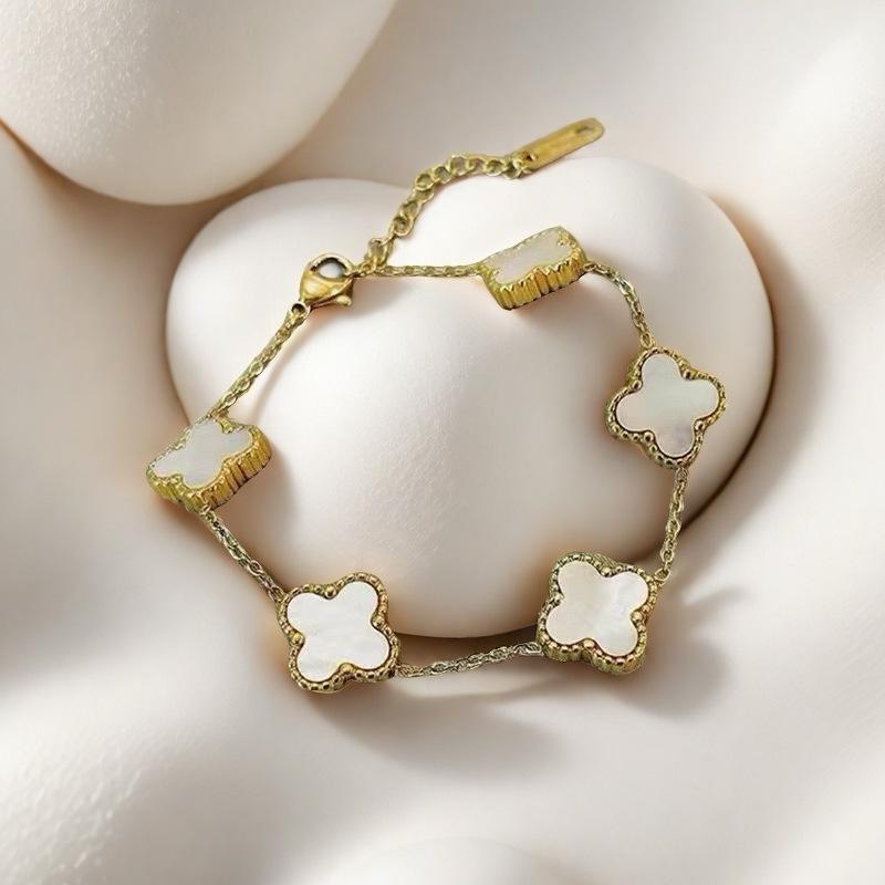 Stainless Steel Clover Bracelet with Non Fading Titanium Steel High-end Jewelry