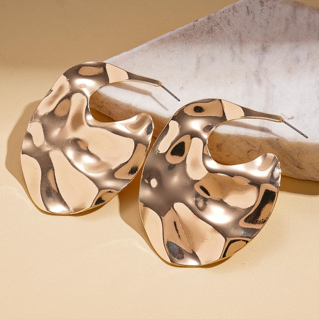 European and American metal style oval hollow chain earrings light luxury high-end stud earrings personalized niche earrings women