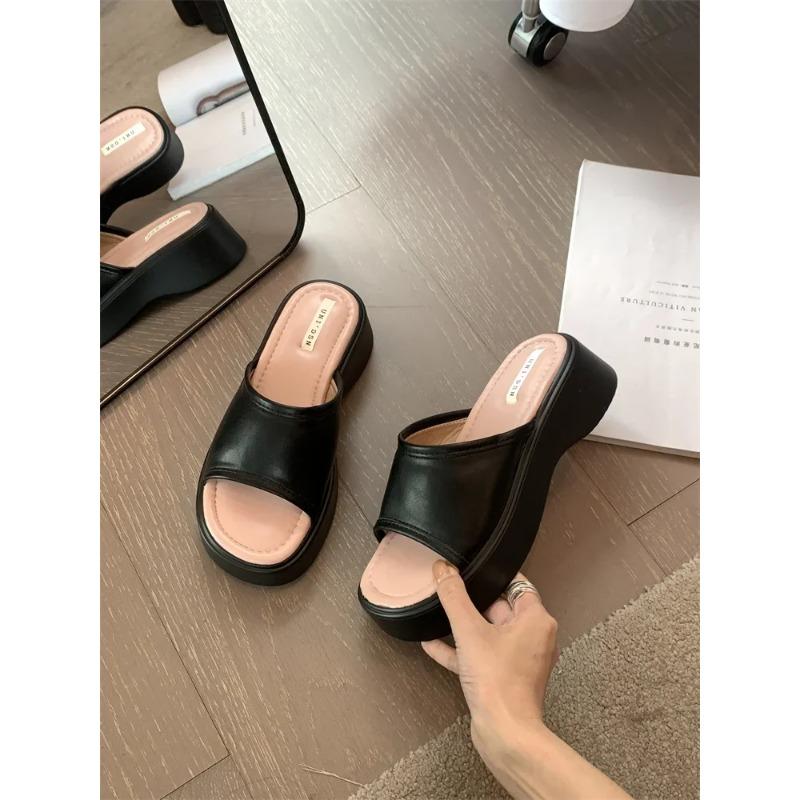 

Жіноче взуття Жіночі капці Вуличні шльопанці Платформа 2025 Срібні Літні сандалі Взуття Жіночі капці Шльопанці на платформі 2025 Літ 39