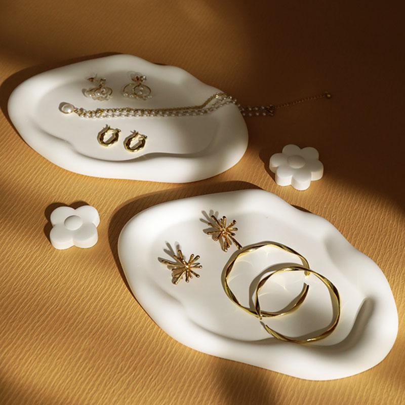 Jewelry display rack, plaster ring earrings necklace creative counter window decoration display props display