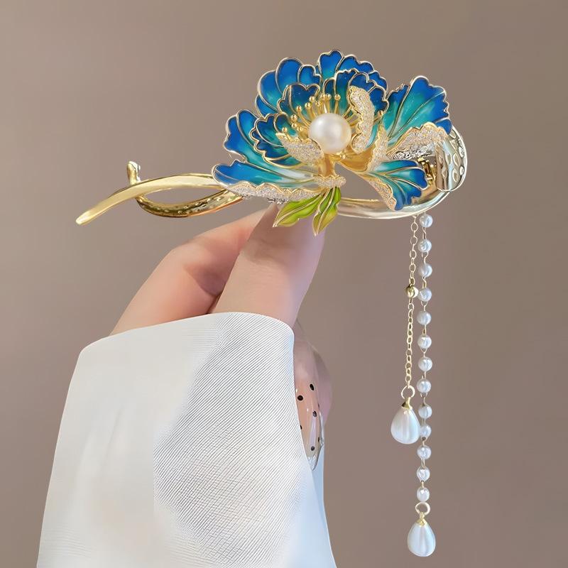 Factory direct fashion flower pearl twist clip elegant hairpin Internet celebrity head spring clip
