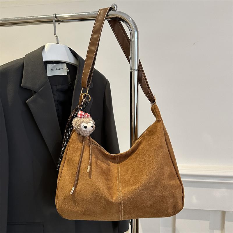 Retro Bag Female Tote Bag Large Capacity Autumn and Winter Foreign Style Oblique Span 2025 New Leisure Work Commuter Bag