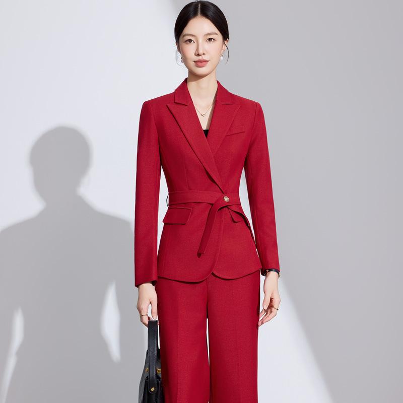 Eleganter Damen-Blazeranzug mit langen Ärmeln: Modern, Luxuriös, Schlankmachend, Lässig, Perfekt für den Arbeitsplatz oder die Ausrichtung von Veranstaltungen.