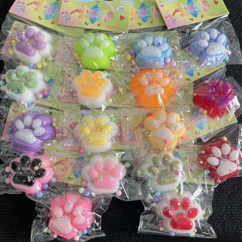 1 Stück Squishy Katzenpfoten Quetschspielzeug für Kinder Weiche Knet-Stressabbau-Spielzeuge mit Dekorativen Perlen Halloween Weihnachtsgeschenke
