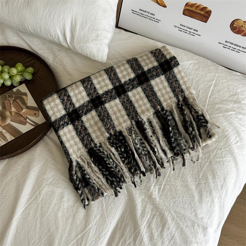 Vielseitiger, weicher und klebriger Karoschal aus Kaschmirimitat mit Quaste für den Winter, luxuriös, neu, modisch, verdickter, warmer Schal für Damen