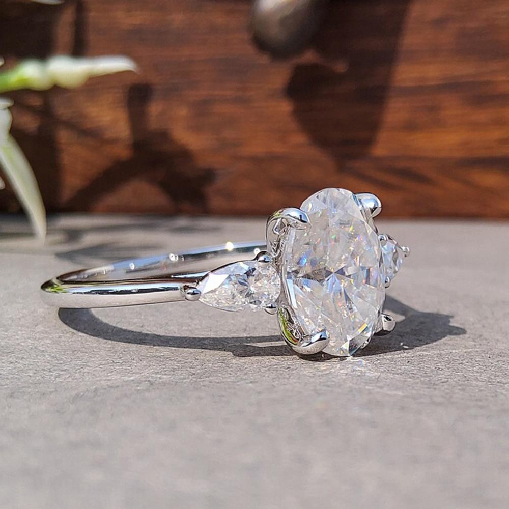 2 Carat Oval Cut Moissanite Engagement Ring for Women CopperThree Stones Promise Wedding Bands Anniversary Jewelry