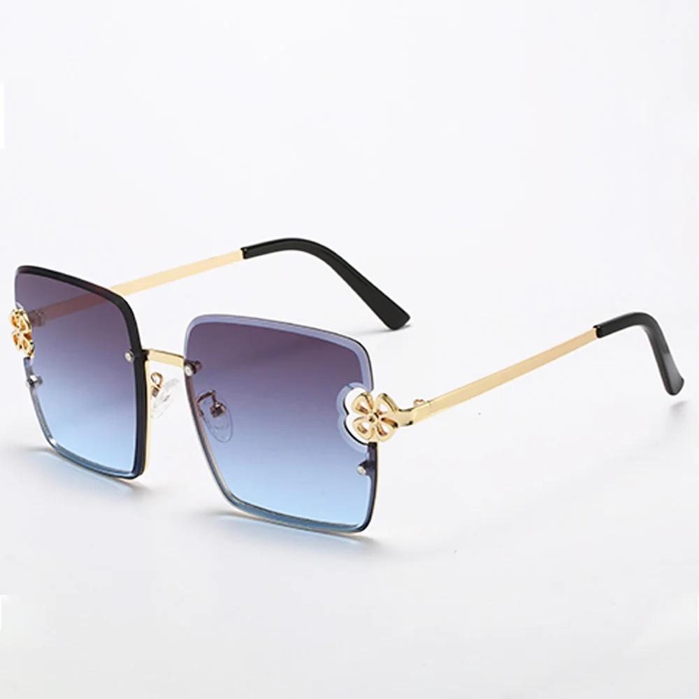 Retro Women Hollowed Flower Sunglasses Large Square Fashion Glasses Anti Glare UV Protection Stylish Accessories