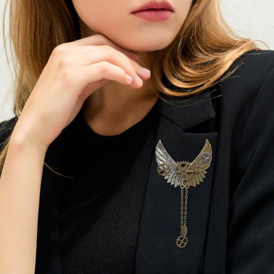 Unisex Steampunk Brooch Vintage Metal Pin with Gear And Wing Mechanical Scarf Lapel Pin for Women Men