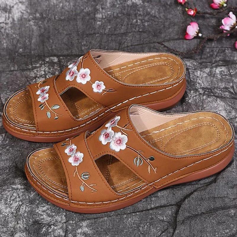 Summer Woman's Slippers Fashion Embroider Flowers Sandals Women Comfortable Wedge Beach Shoes Peep Toe Women Sandalias de mujer