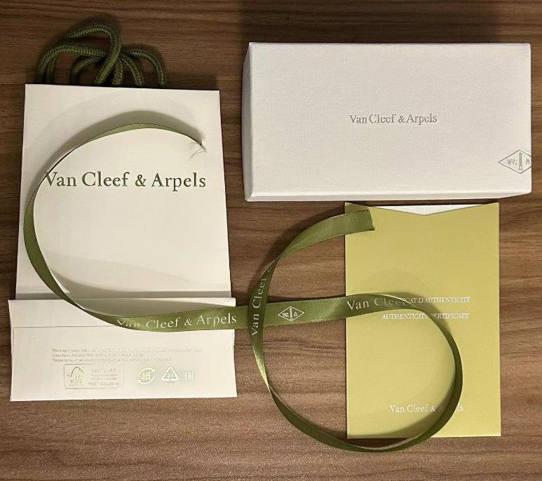 18K Gold Christmas Laser Four-Leaf Clover Necklace with CNC Carved Pendant & Sterling Silver Chain for Women