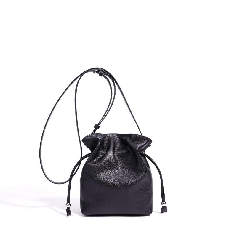 Korean version of leather drawstring cloud bag women's new versatile lucky bag mobile phone bag casual simple work commuter messenger bag
