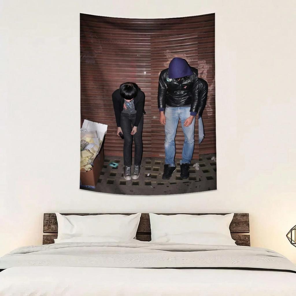 2-Person Posing Street Vibe Tapestry 1 Pc Background Cloth Wall Decor Hanging Tapestry Suitable For Living Room Bedroom Decor