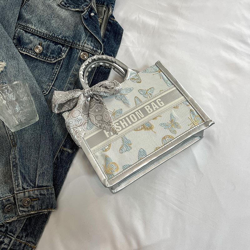 Personality trend niche commuter handbag shoulder large capacity beautiful tote bag women's messenger bag casual bag