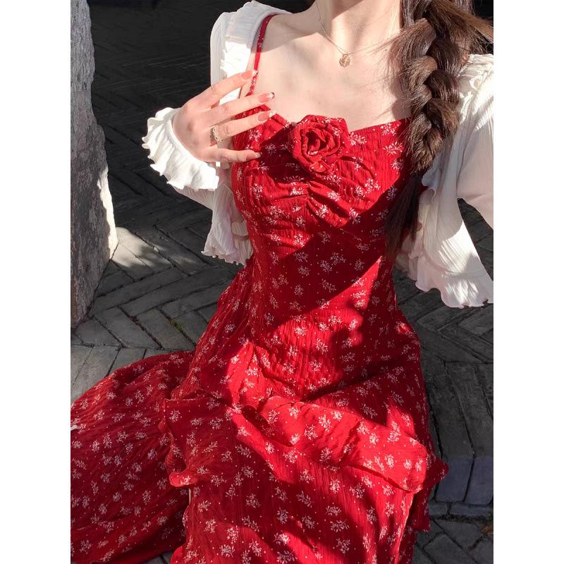 

Spring/Summer 2025 Q Lady Red Floral Maxi Cami Dress with Slit Small