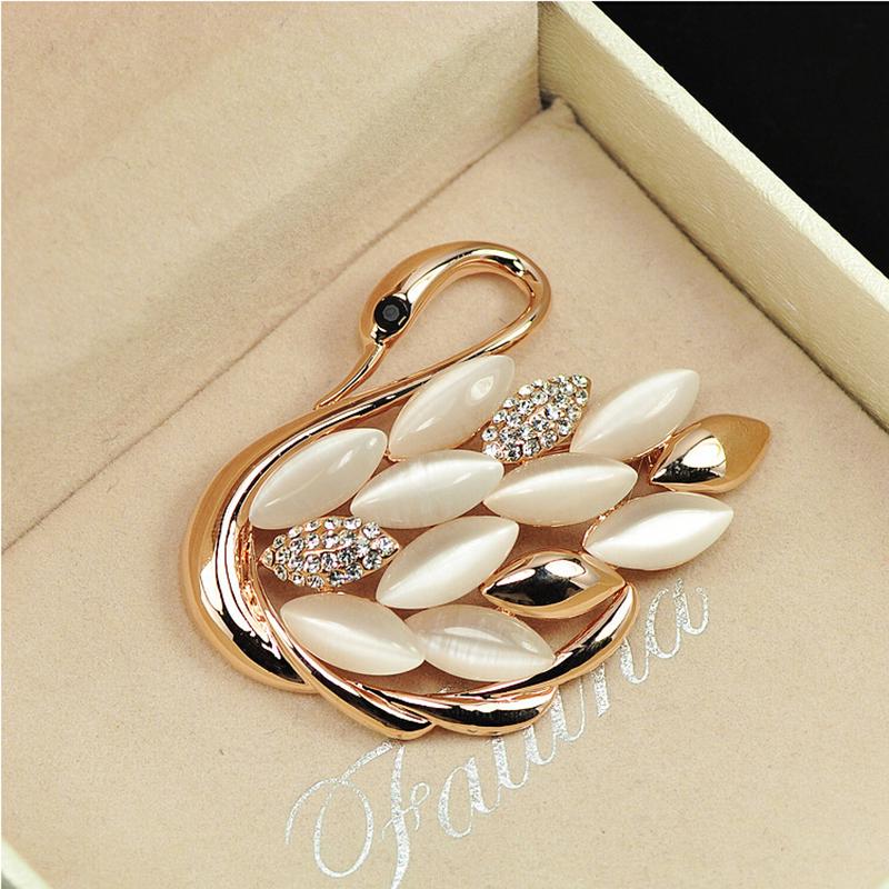 Trendy Elegant Swan Pattern  Brooch Pins  Brooches Pins Clips