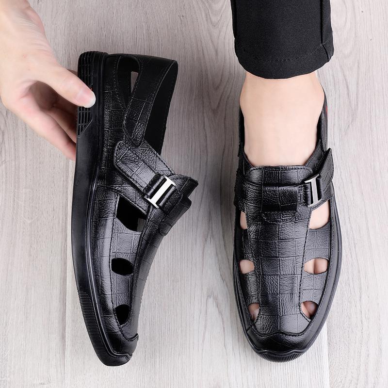 Heißeste Verkäufe Neueste Echtleder Klassiker Schwarze Sommersandalen für Herren Luxus Outdoor Strandschuhe Atmungsaktive Bequeme Slipper Mann