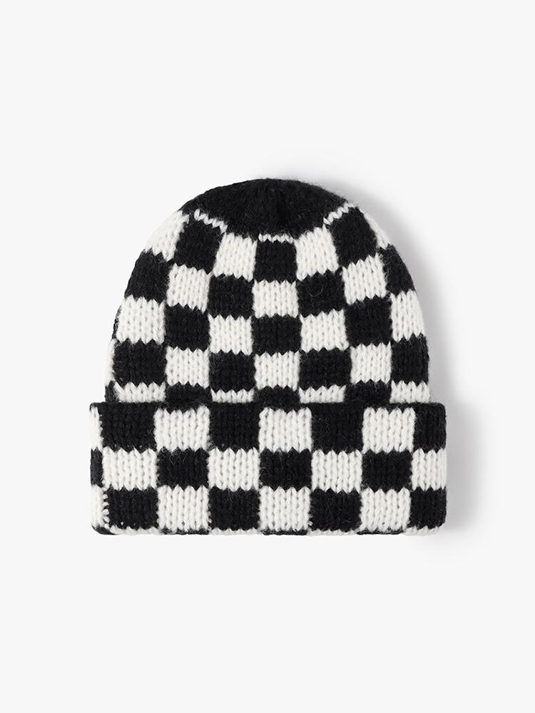 

New Autumn Winter Checkered Cap Versatile Large Head Shape Slim Fashionable Cold Cap European American Style Warm Knitted Hats