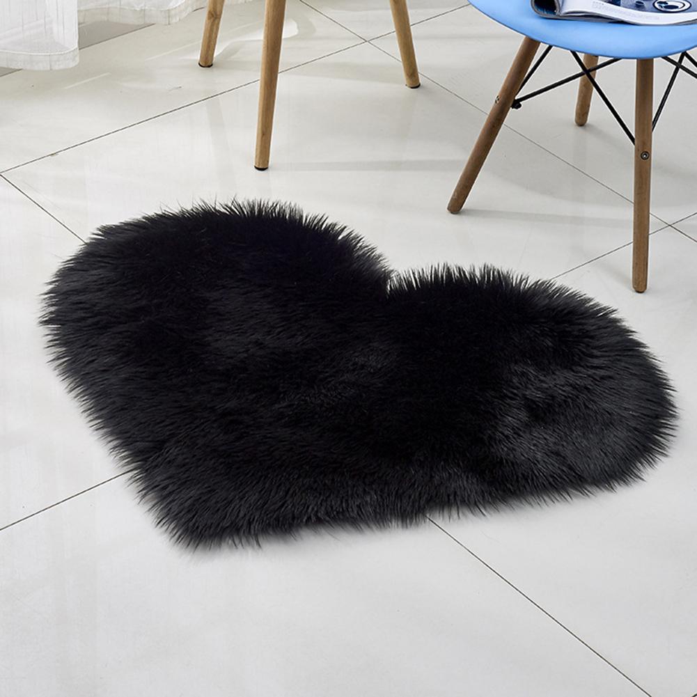 Bedroom Carpet Non-Slip Floor Mat Plush Heart-Shaped Carpet High Density